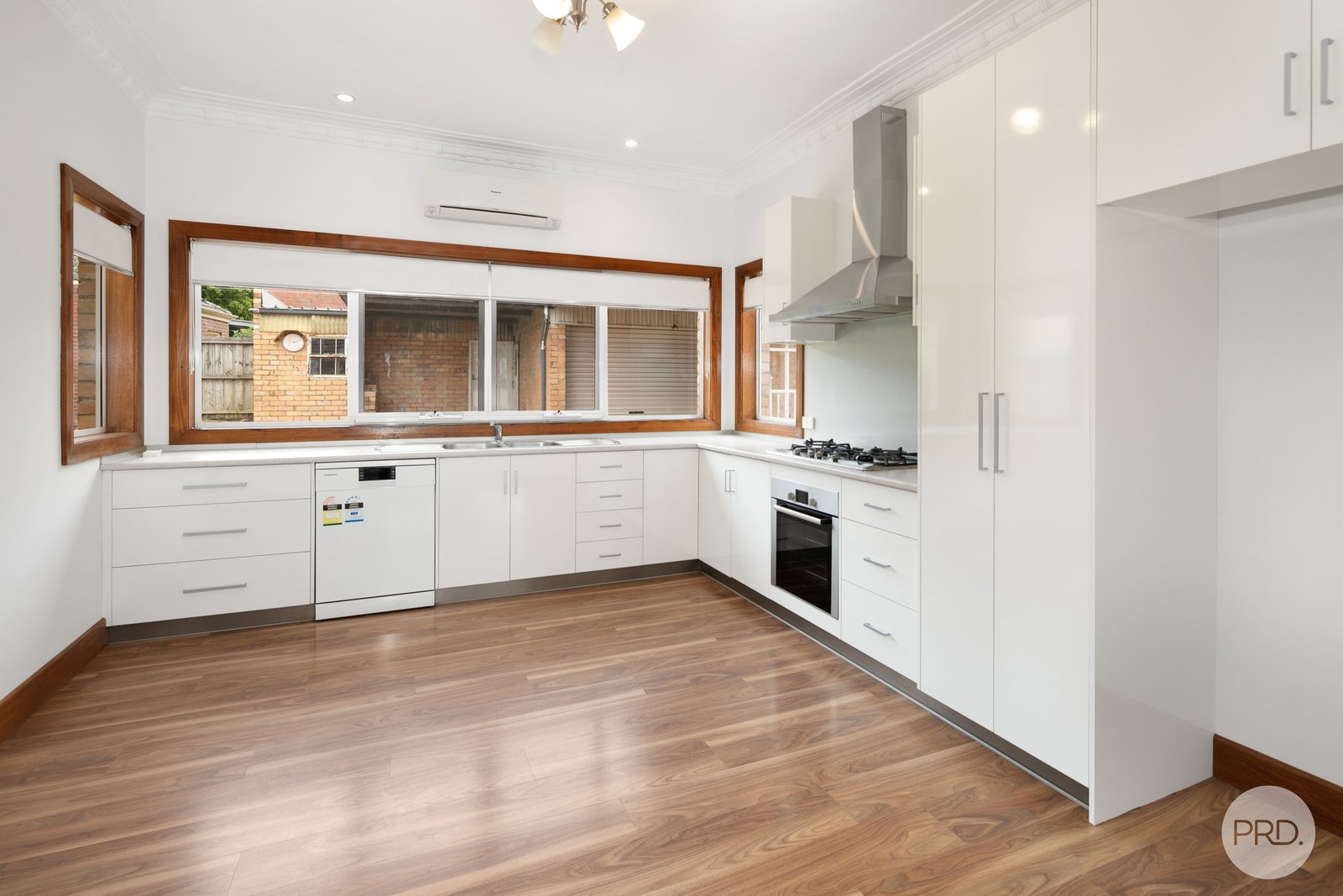 332 Wendouree Parade LAKE WENDOUREE 5