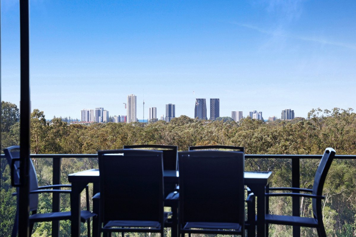 33/20 Executive Drive Burleigh Waters 1