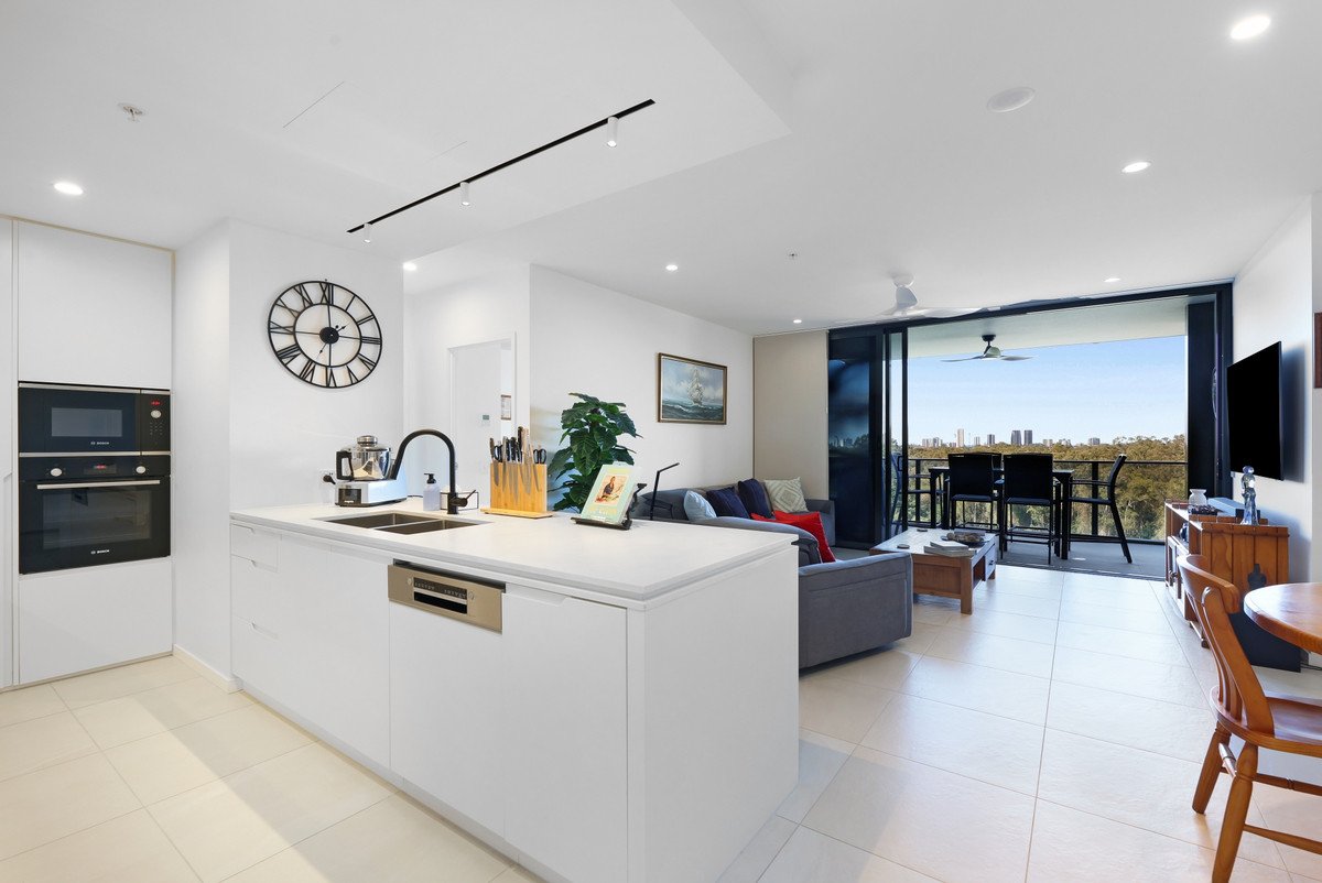 33/20 Executive Drive Burleigh Waters 4
