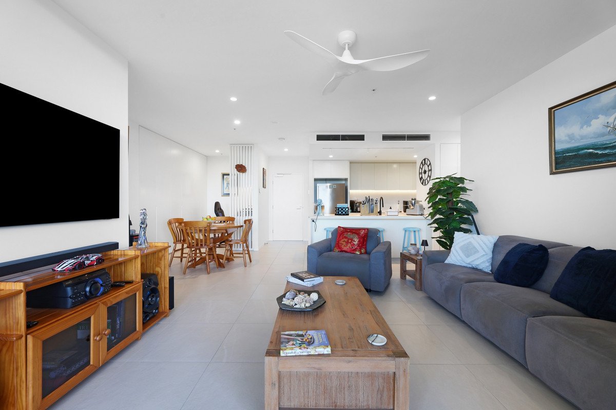 33/20 Executive Drive Burleigh Waters 5