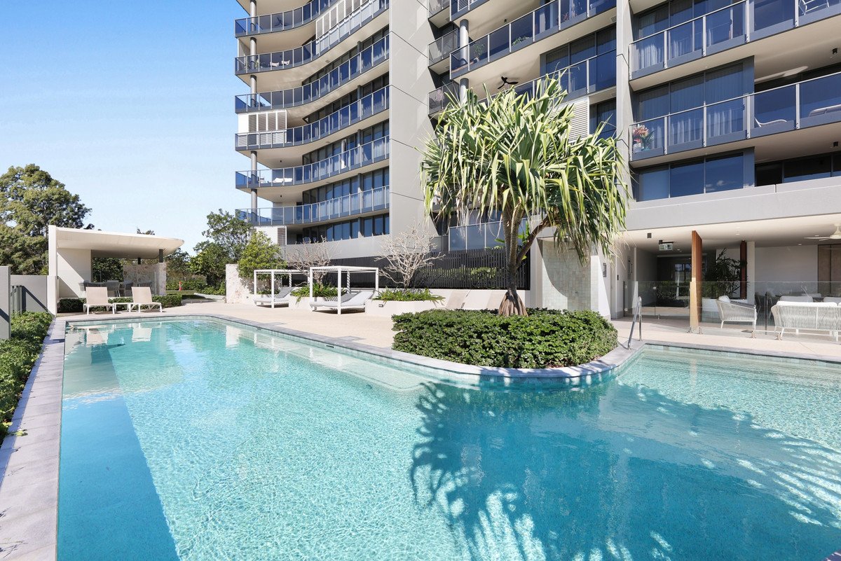 33/20 Executive Drive Burleigh Waters 21