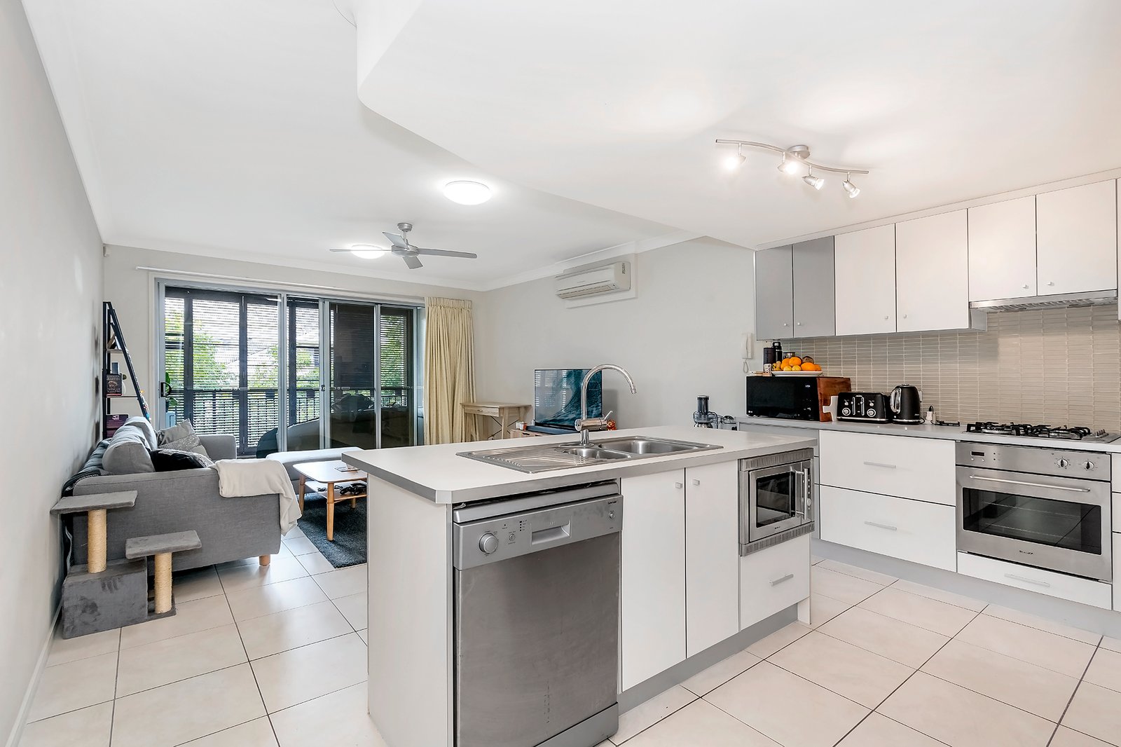 3/3208 Central Place CARRARA 7