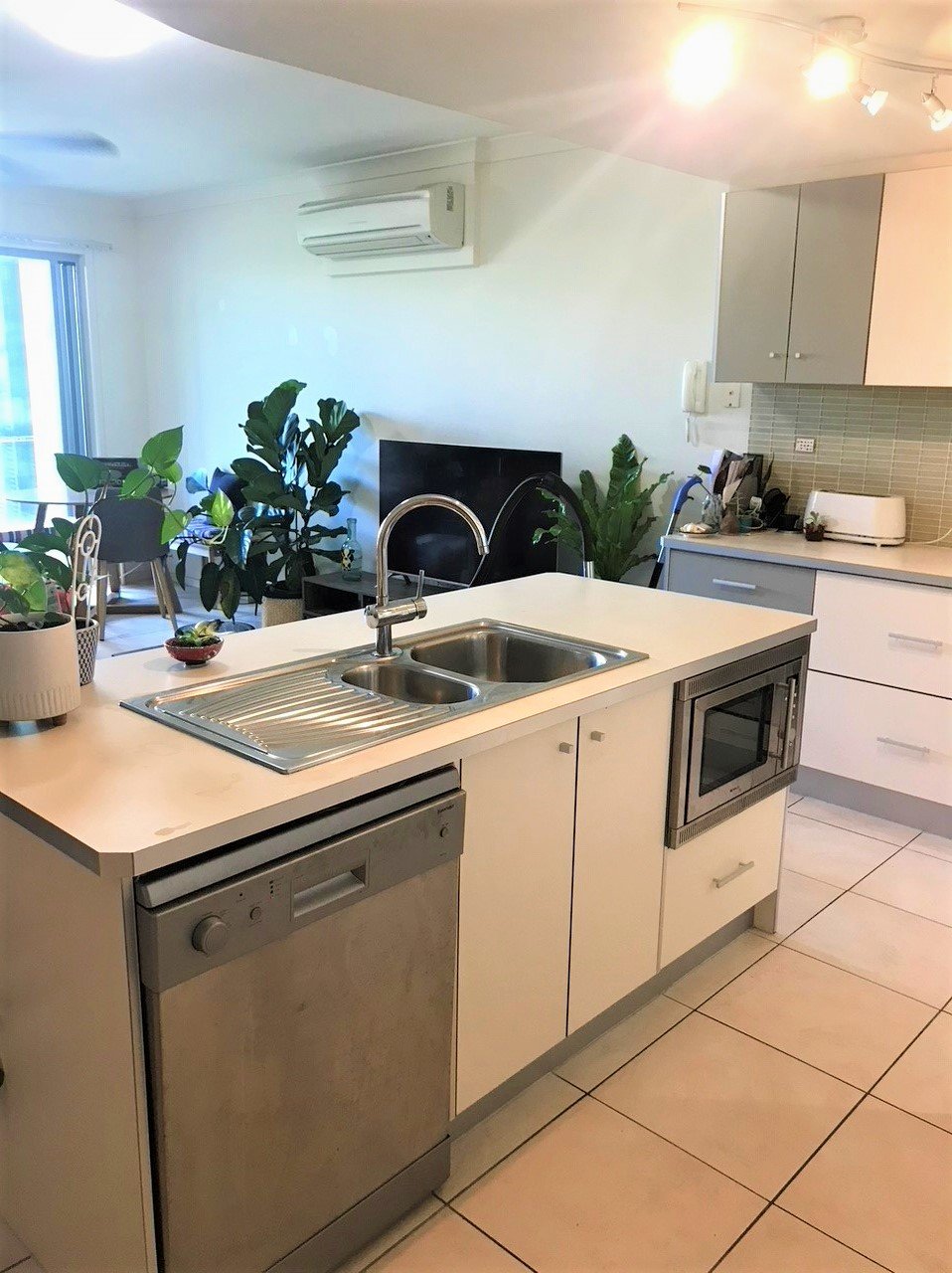 3/3208 Central Place CARRARA 6