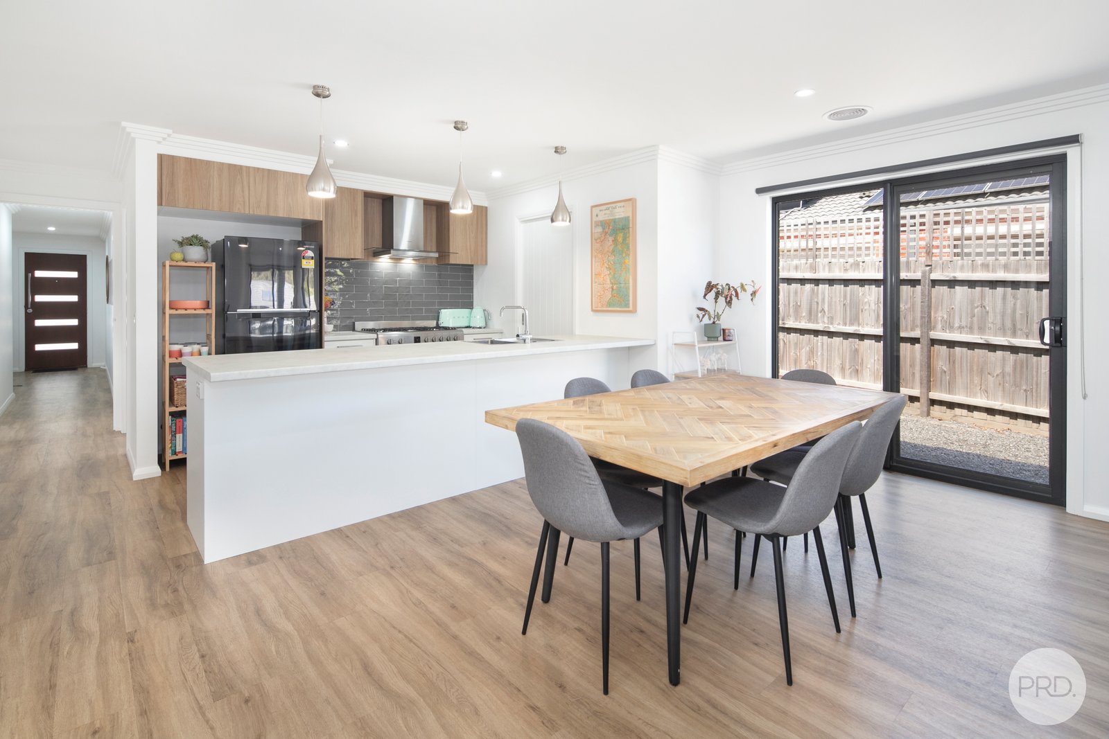 332B Clayton Street CANADIAN 8