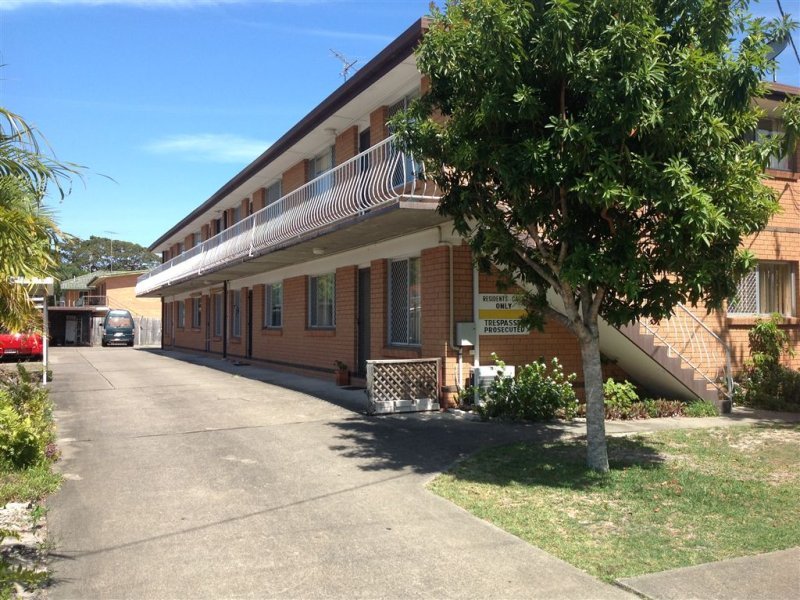 3/33 Middle Street LABRADOR 10