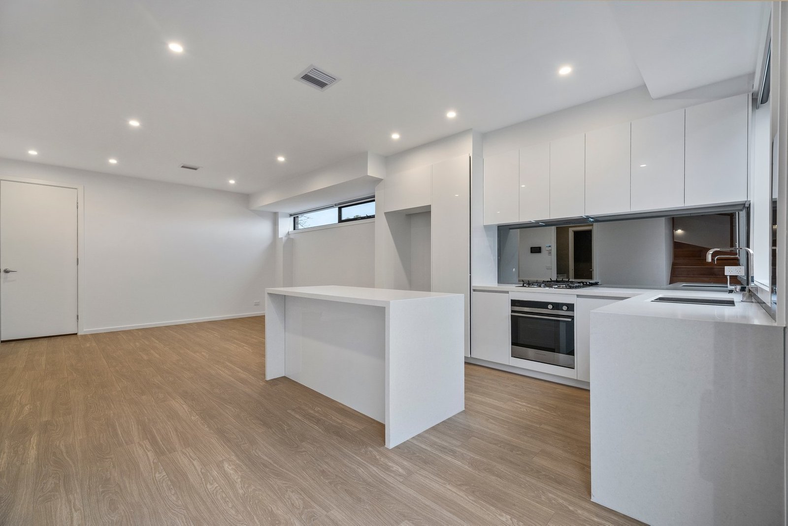 Real Estate and Property in 3/33 Summerhill Road, Reservoir, VIC