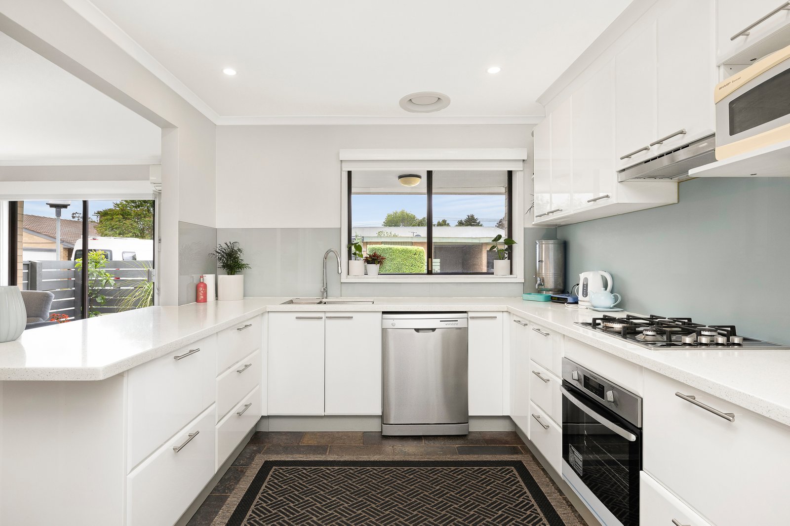 Gallery: 33/310 Warrigal Road