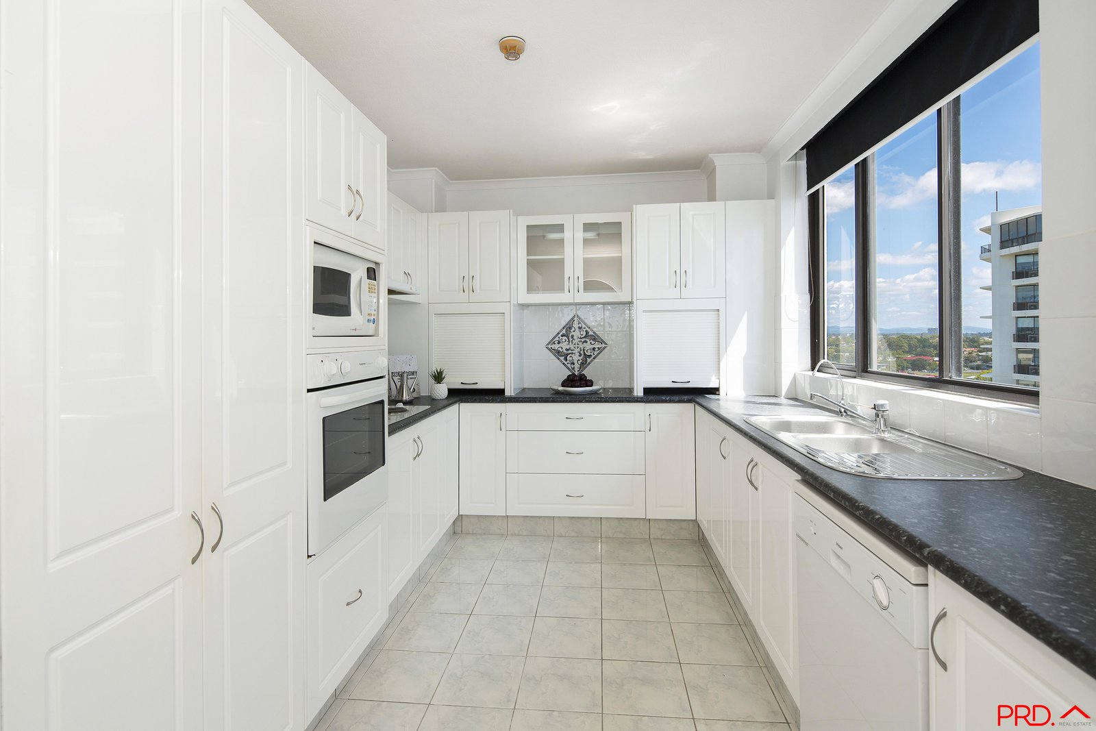 33/316-318 Marine Parade LABRADOR 4