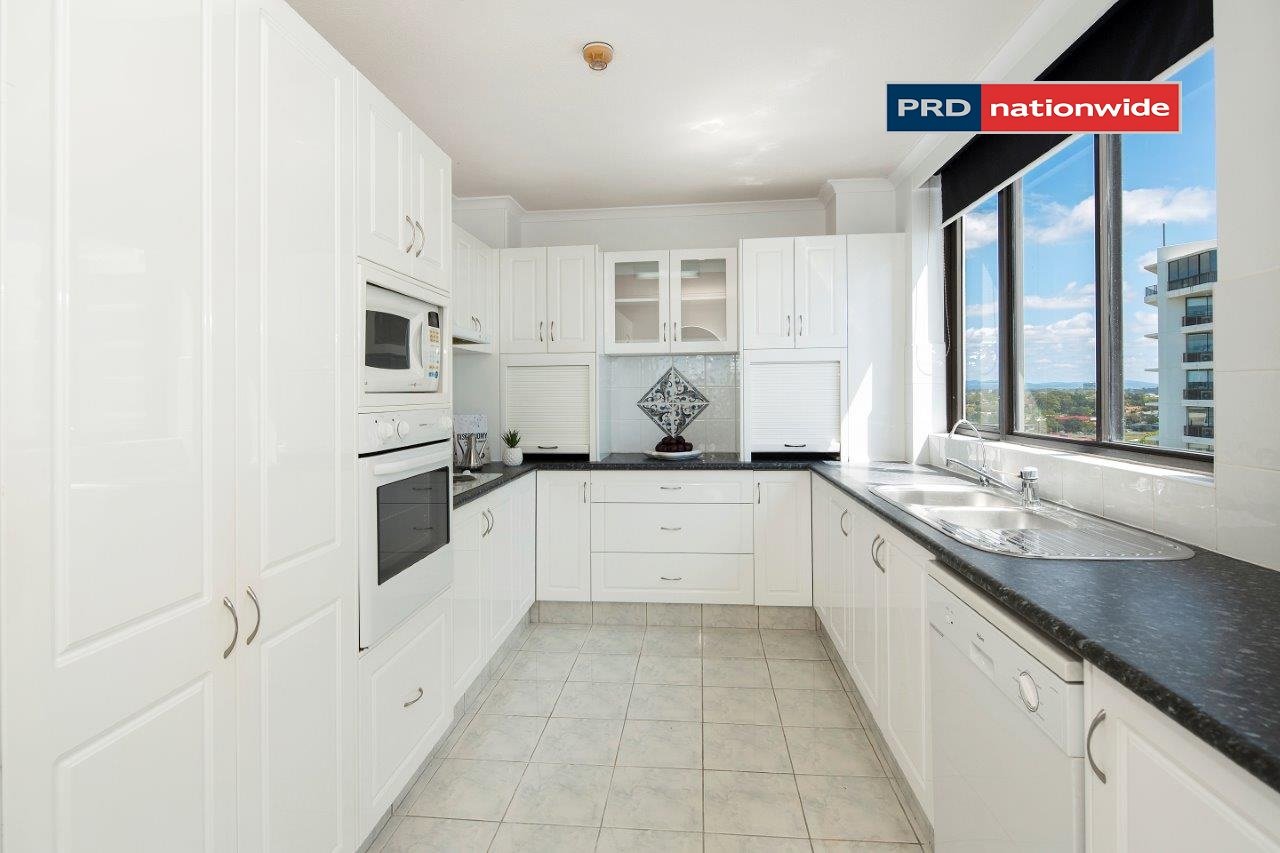 33/316-318 Marine Parade SOUTHPORT 2