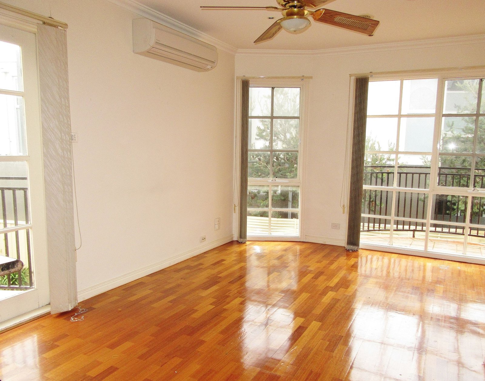 Gallery: 3/332 Beach Road