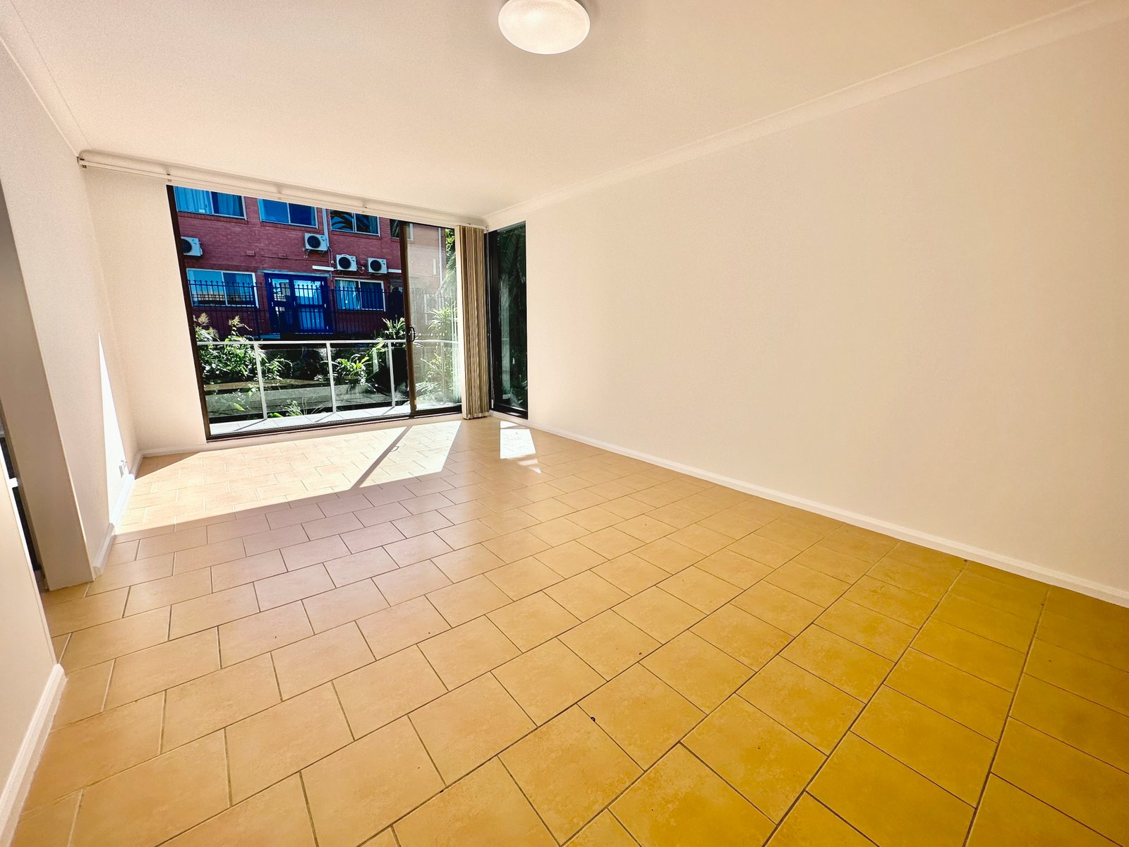 33/38-40 Diamond Bay Road VAUCLUSE 1