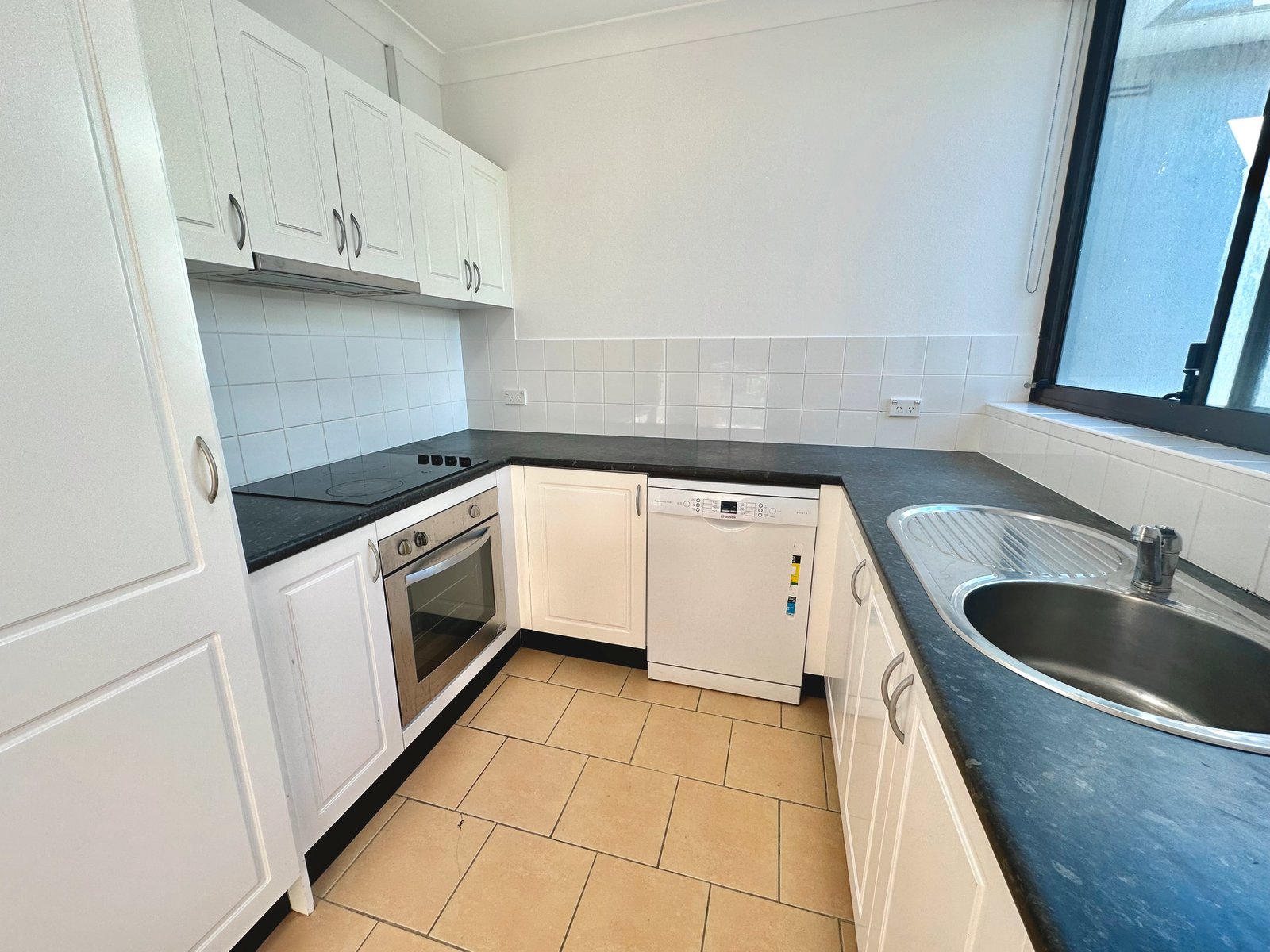 33/38-40 Diamond Bay Road VAUCLUSE 3