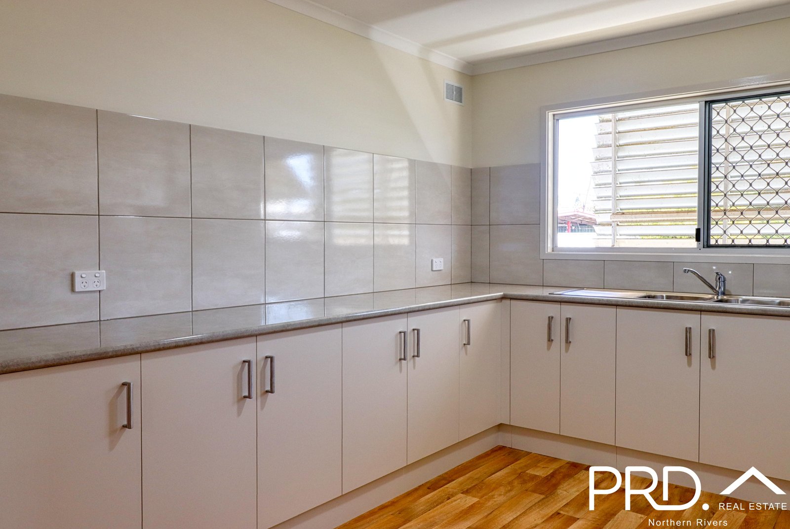 3/34 Cope Street CASINO 3