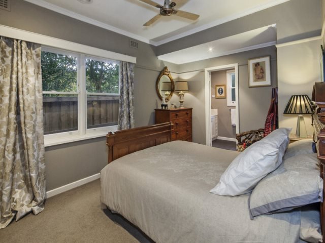 334 Wendouree Parade LAKE WENDOUREE 8