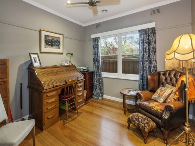 334 Wendouree Parade LAKE WENDOUREE 11