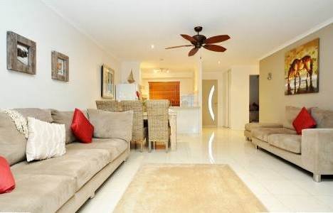 33/461 Pine Ridge Road RUNAWAY BAY 3