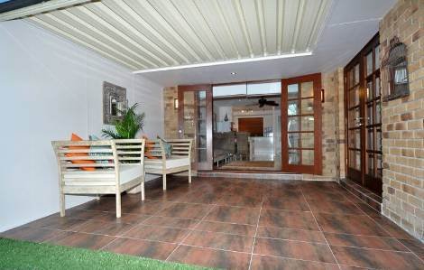 33/461 Pine Ridge Road RUNAWAY BAY 9