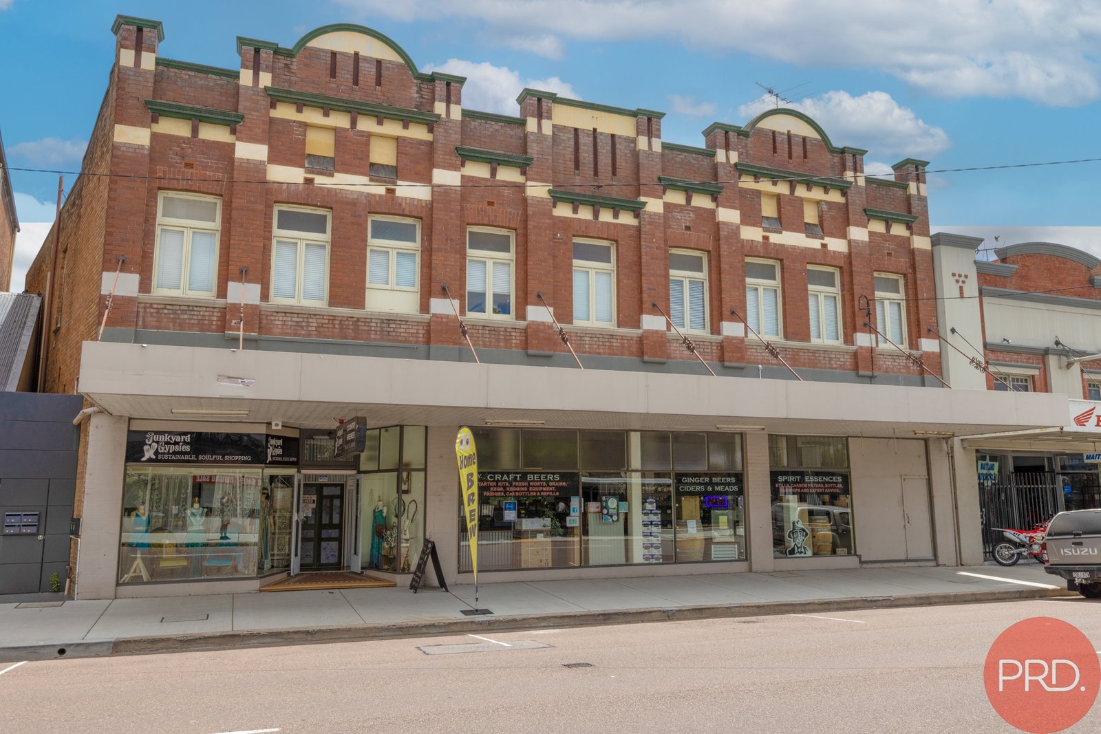 335-337 High Street MAITLAND 4