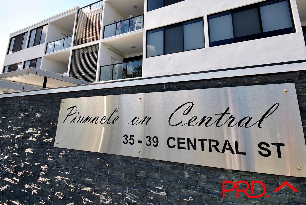 3/35-39 Central Street LABRADOR 12