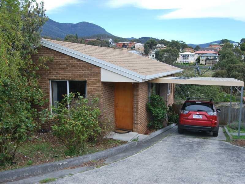 3/35 Cuthbertson Place LENAH VALLEY 1