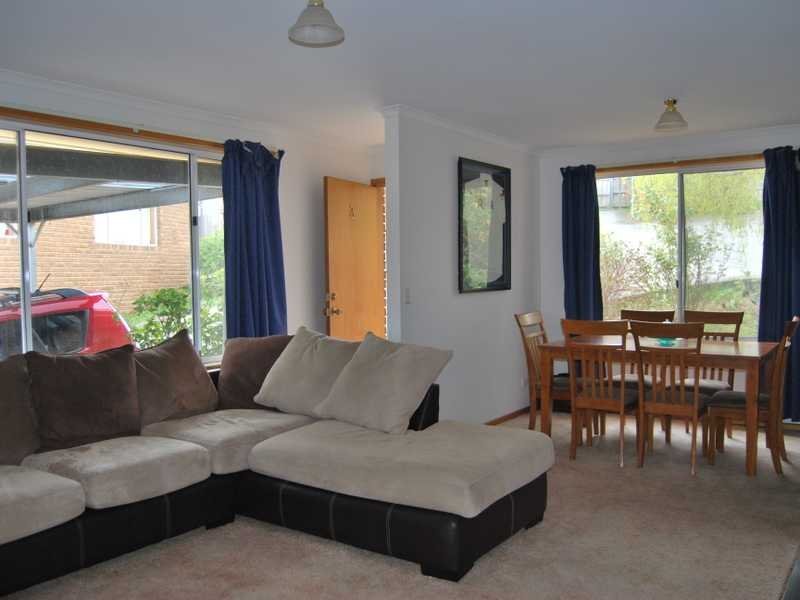 3/35 Cuthbertson Place LENAH VALLEY 4