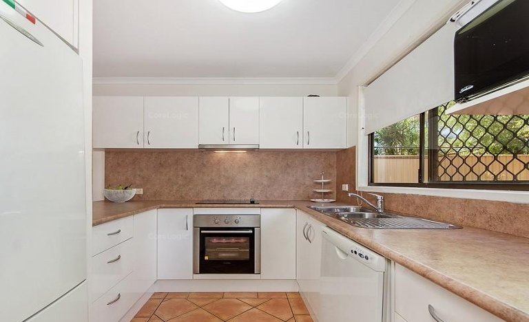 3/35 Frascott Avenue VARSITY LAKES 3