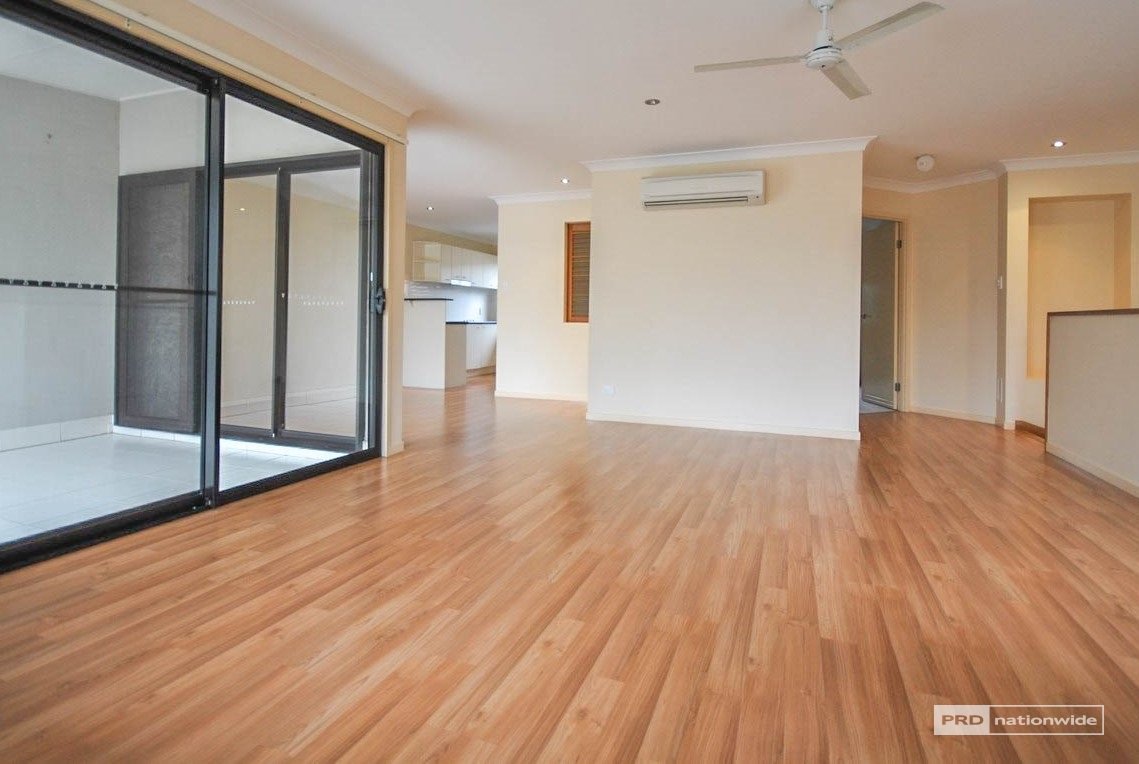 3/35 Harley Street LABRADOR 2