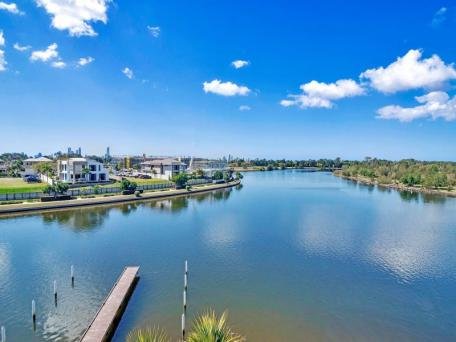 33/5036 Emerald Island Drive CARRARA 9