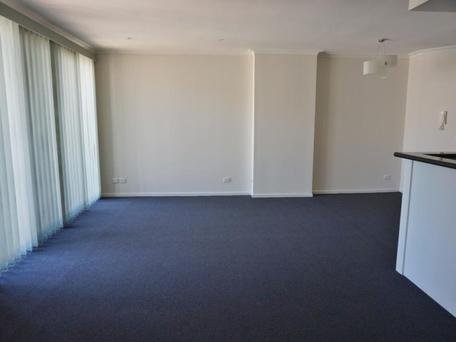 Gallery: 33/56 Beach Road