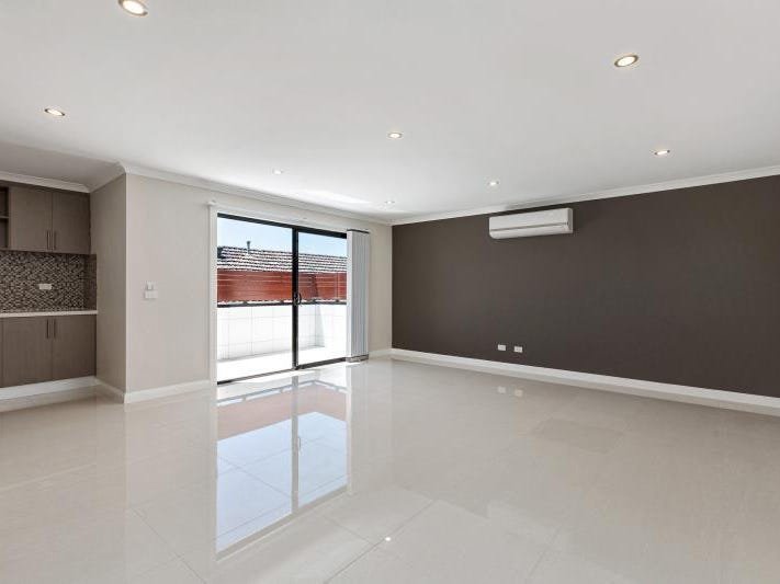 Gallery: 3/357 Geelong Road
