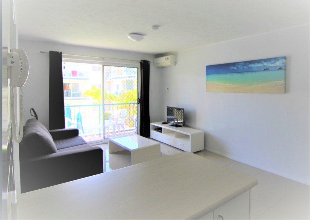 33/69 Ferny Avenue SURFERS PARADISE 3