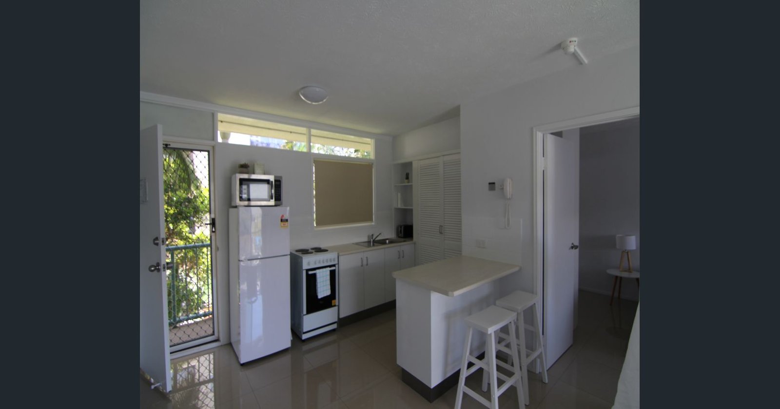 33/69 Ferny Avenue SURFERS PARADISE 3