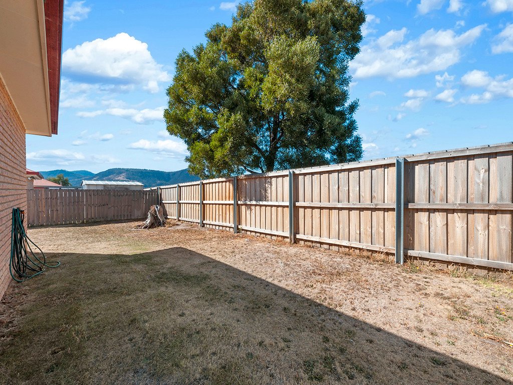 3/37 Abbotsfield Road CLAREMONT 13