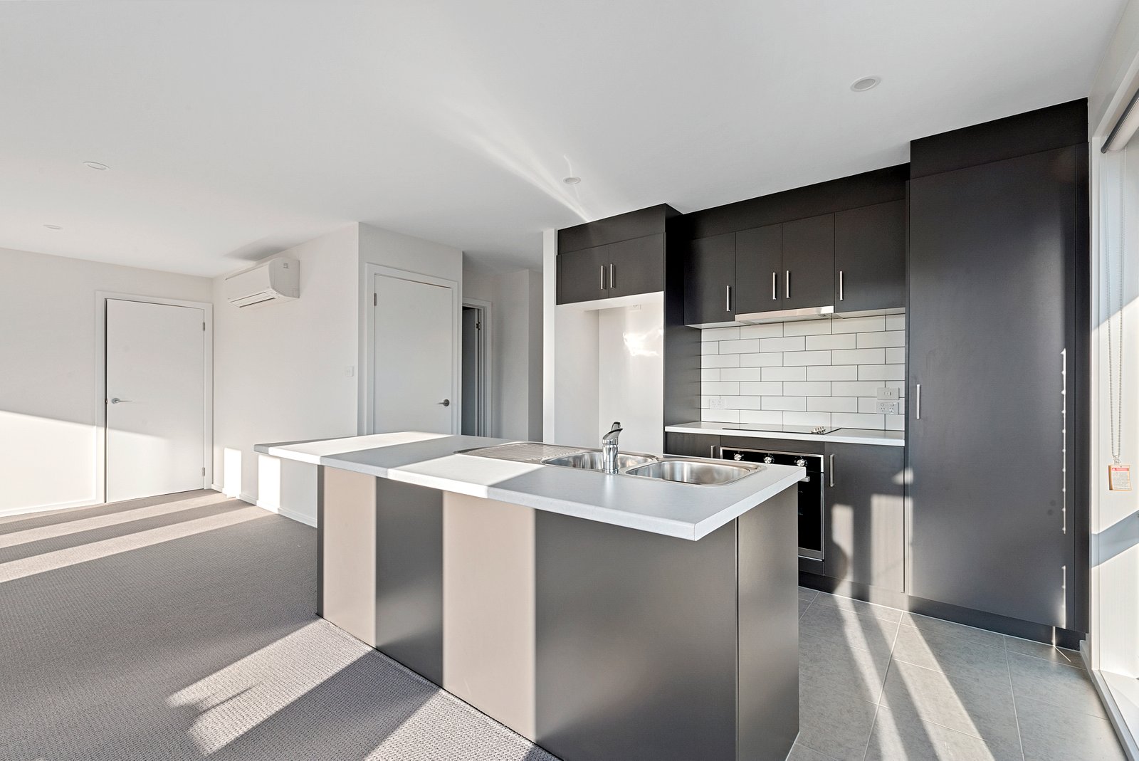 3/37 Menin Drive BRIGHTON 8