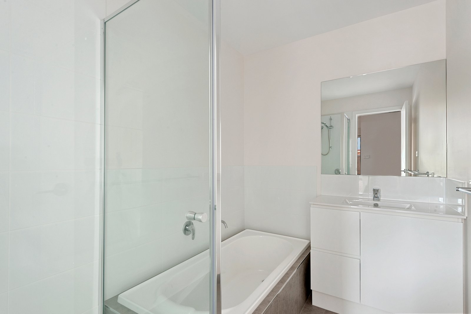 3/37 Menin Drive BRIGHTON 12