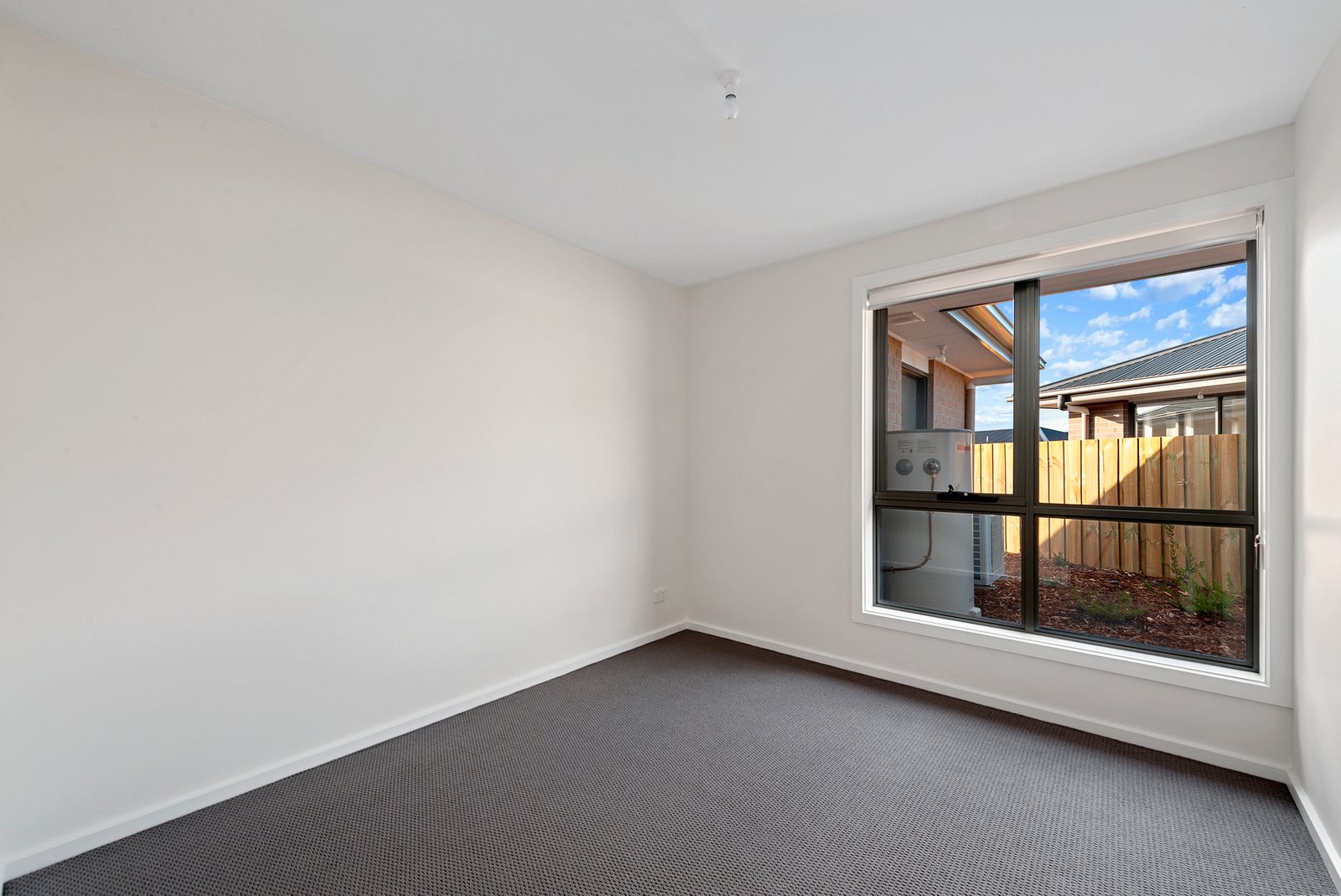 3/37 Menin Drive BRIGHTON 13