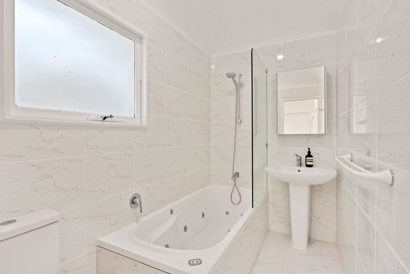 Gallery: 3/3720 Point Nepean Road
