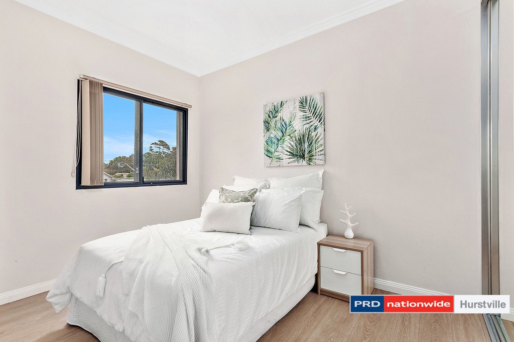 33/74 Woniora Road HURSTVILLE 8