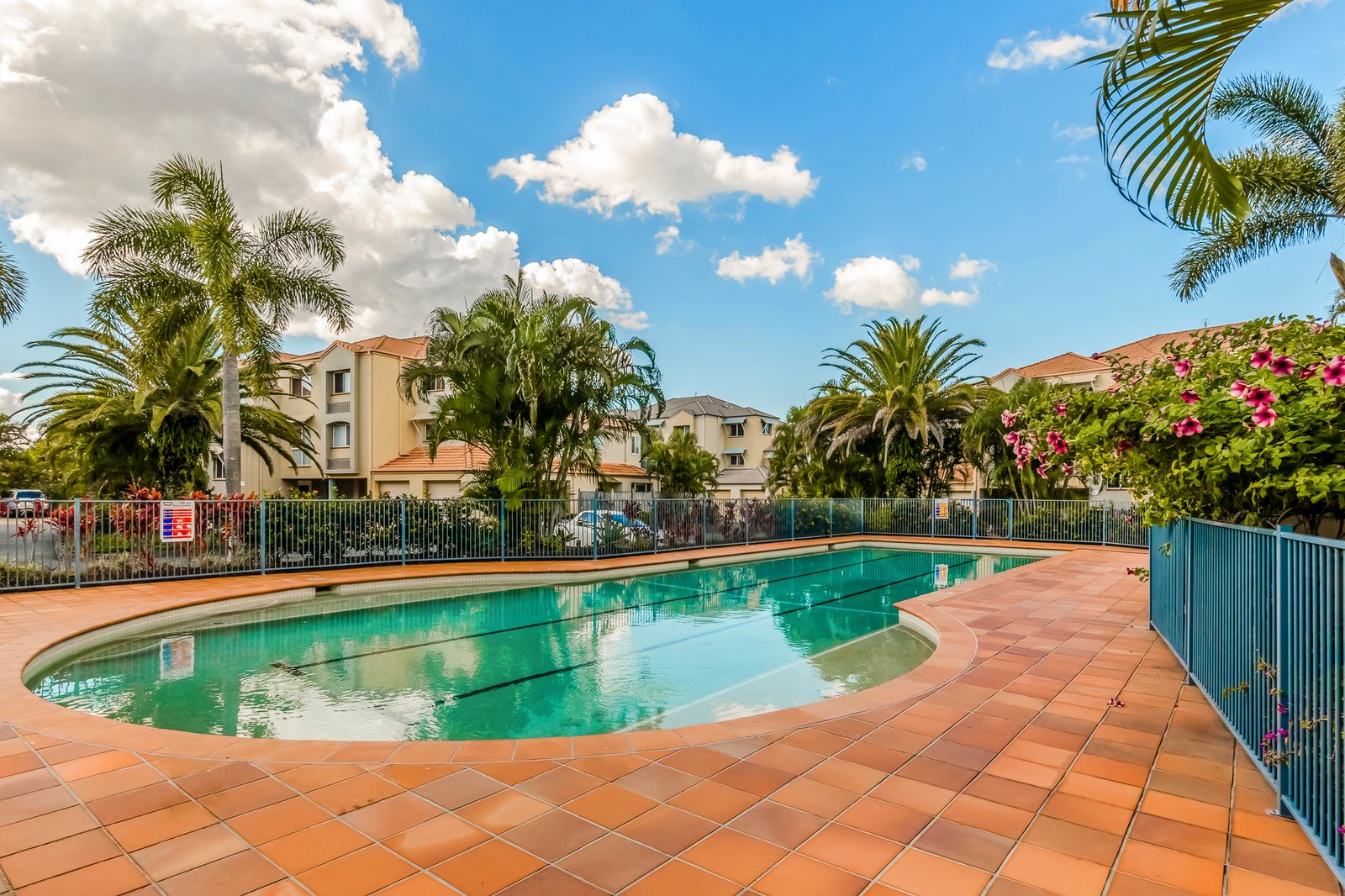 33/82-86 Limetree Parade RUNAWAY BAY 11