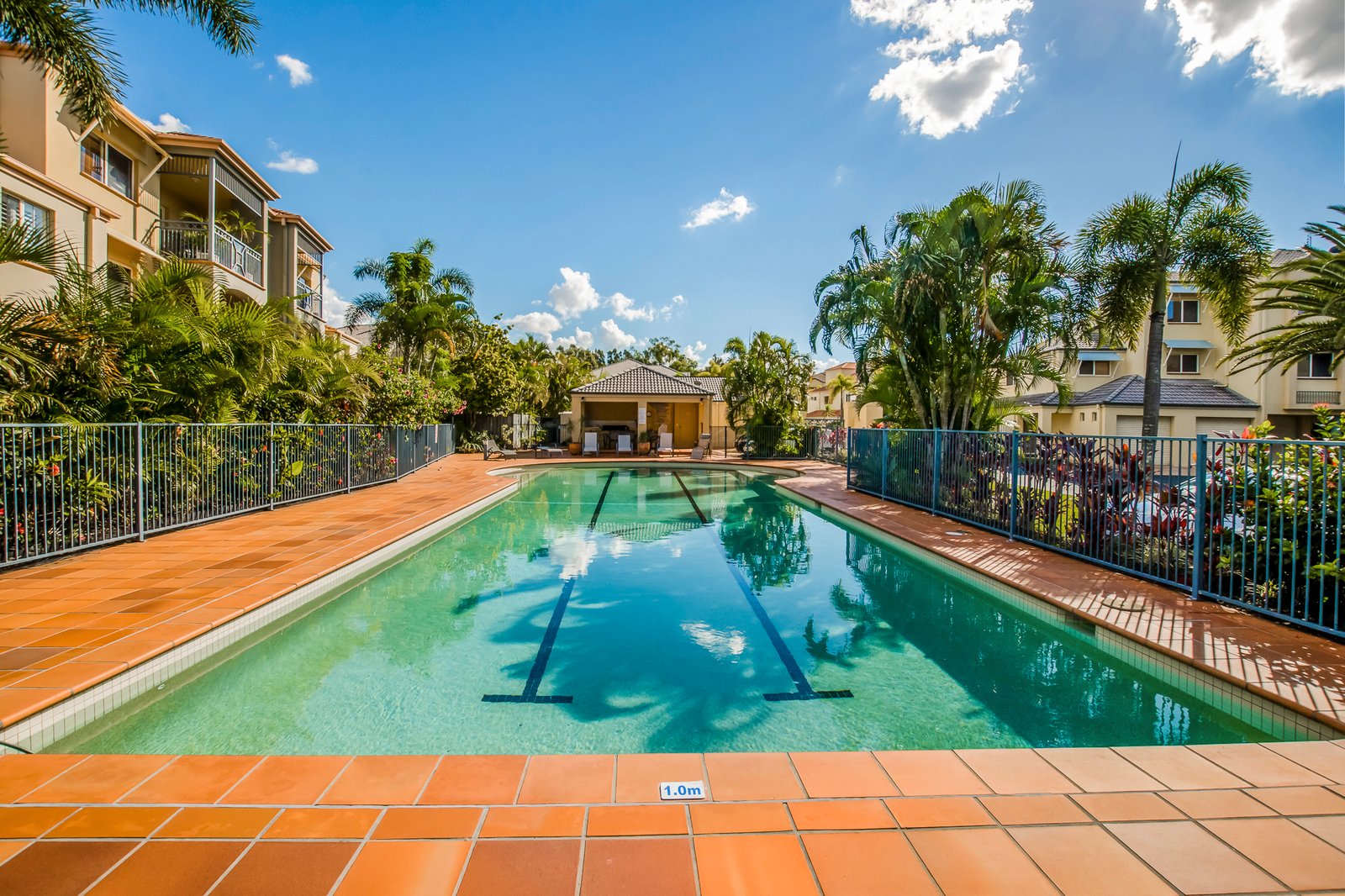 33/82-86 Limetree Parade RUNAWAY BAY 12