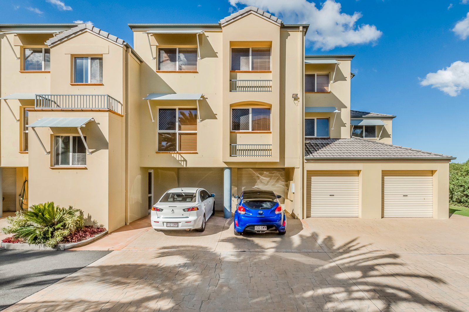 33/82-86 Limetree Parade RUNAWAY BAY 13