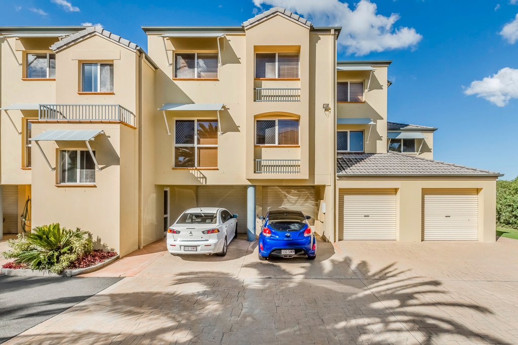 33/82-86 Limetree Parade RUNAWAY BAY 14