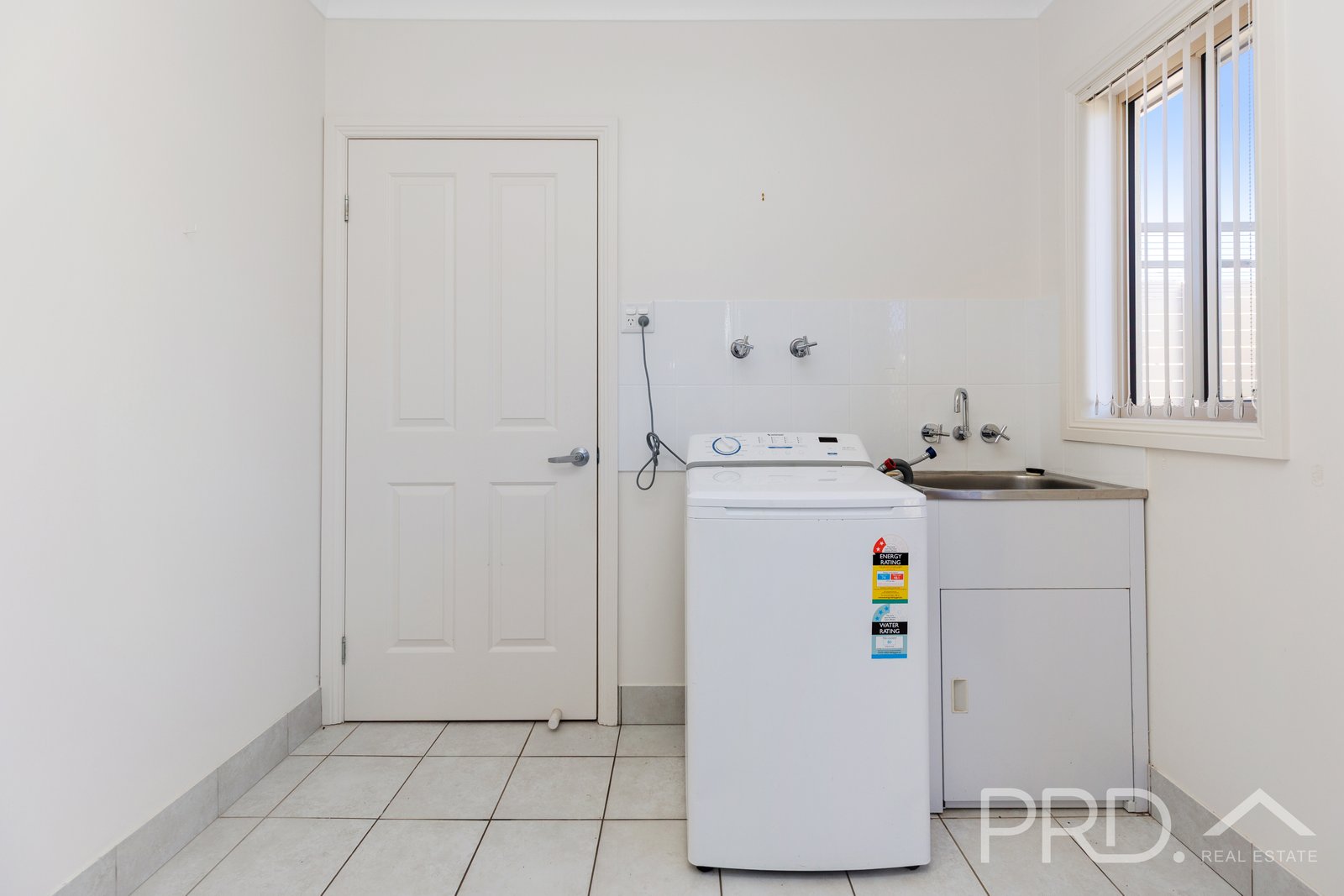 33/84 Currawong Road TUMUT 8
