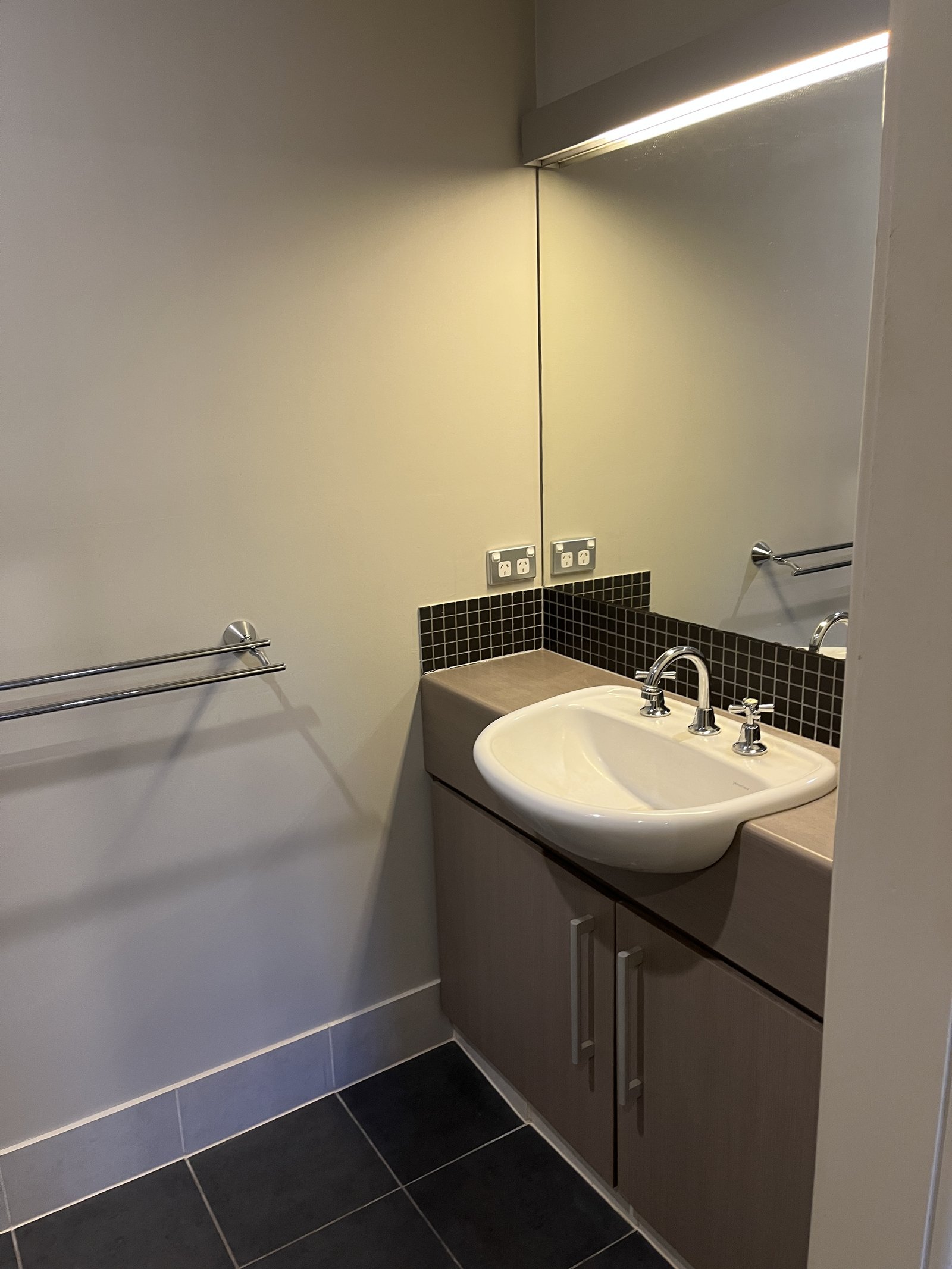 3/39 Carnarvon Street BROOME 7