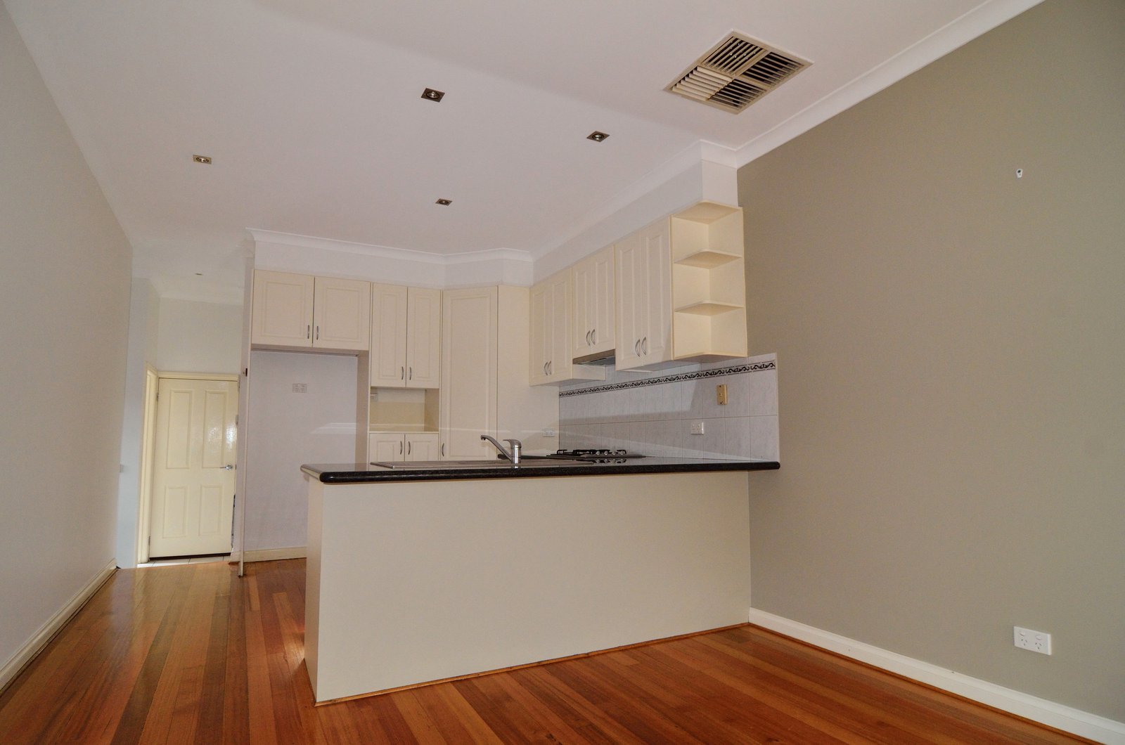Gallery: 3/399 Station Street