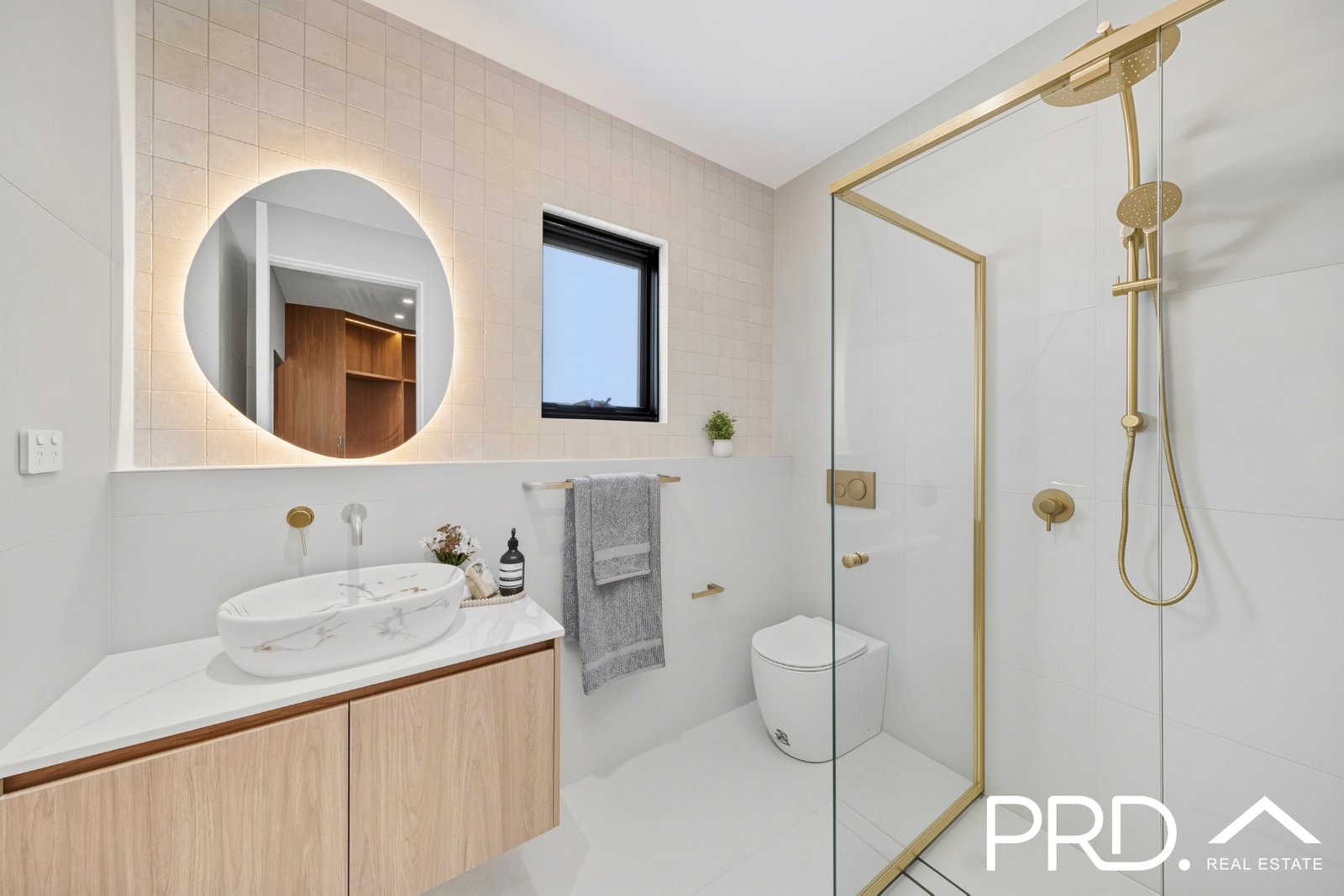 33a Benfield Parade PANANIA 8