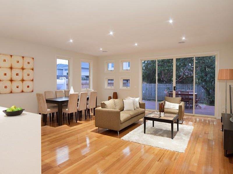 Gallery: 33A Buckingham Avenue