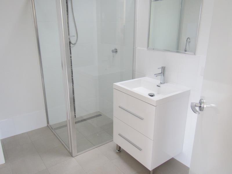 33a Falcon Drive TAMWORTH 5