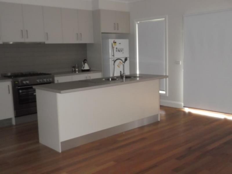 Gallery: 33A Ginifer Avenue