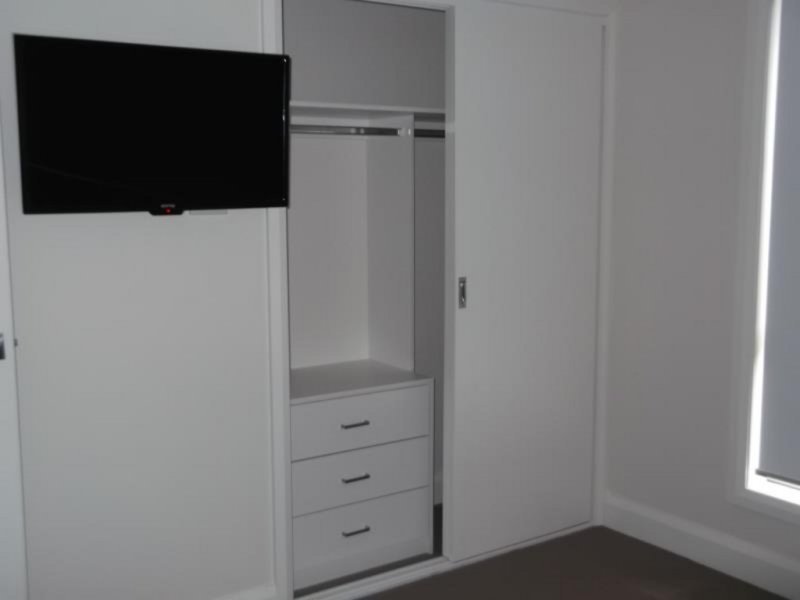 Gallery: 33A Ginifer Avenue